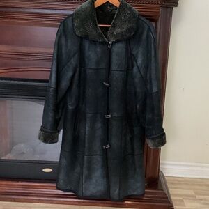 Elegant Black Genuine Shearling Coat